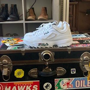 Men’s White Fila Disruptor